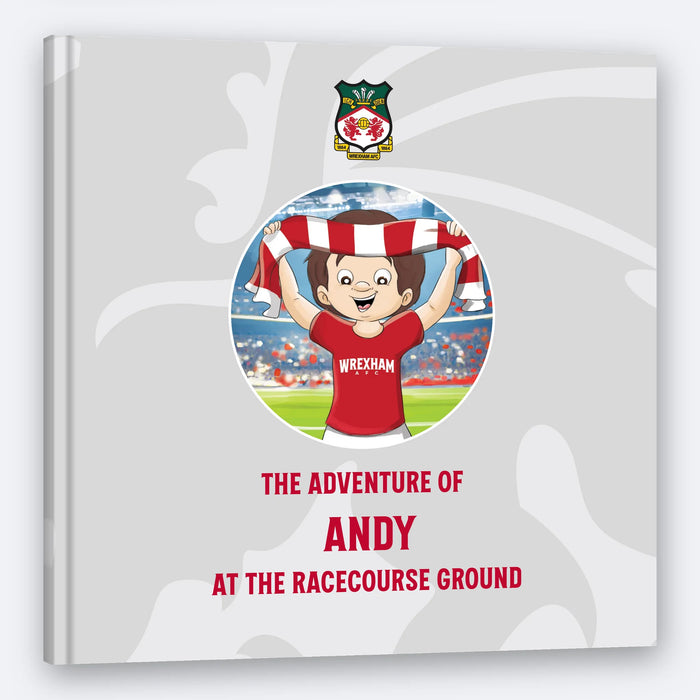El Libro Personalizado del Wrexham AFC, un libro cuadrado de tapa dura impreso con el nombre del niño en la portada.