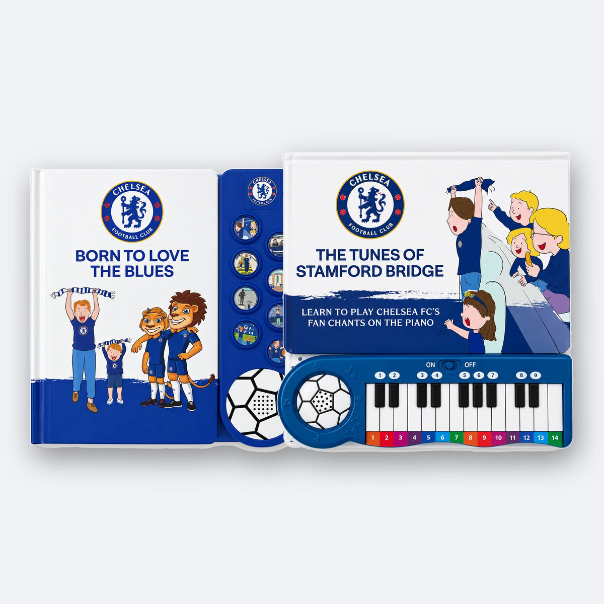 Das Chelsea-FC-Soundbuch und das Chelsea-FC-Klavierbuch zusammen, das Soundbuch steht vor dem Klavierbuch.