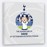 Il Libro Personalizzato del Tottenham Hotspur, un libro quadrato con copertina rigida stampato con il nome del bambino in copertina.